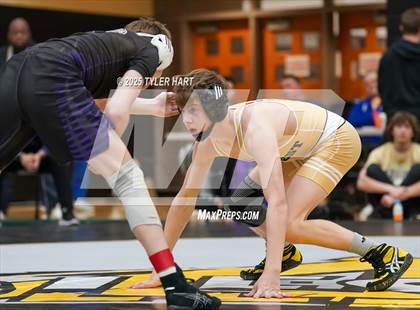 Thumbnail 1 in IHSAA Sectional 25. Avon (Afternoon Matches) photogallery.