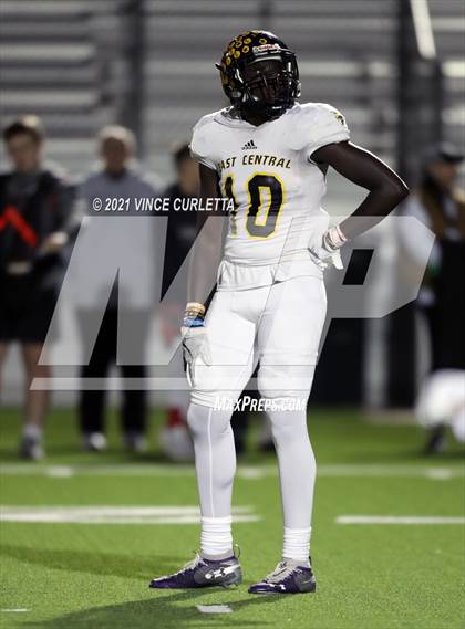 Thumbnail 3 in East Central vs. Lake Travis (UIL 6A Area Playoff) photogallery.