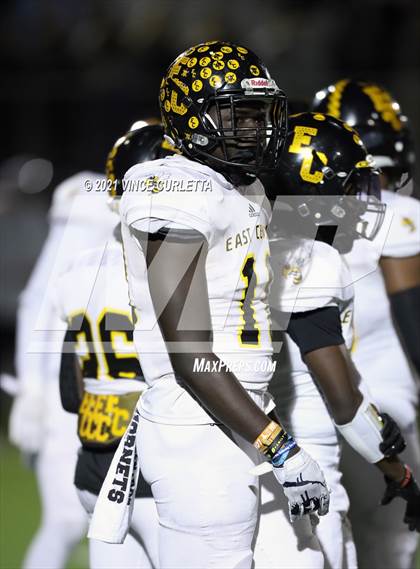 Thumbnail 2 in East Central vs. Lake Travis (UIL 6A Area Playoff) photogallery.