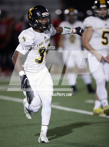 Thumbnail 2 in East Central vs. Lake Travis (UIL 6A Area Playoff) photogallery.