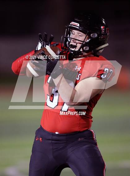 Thumbnail 2 in East Central vs. Lake Travis (UIL 6A Area Playoff) photogallery.