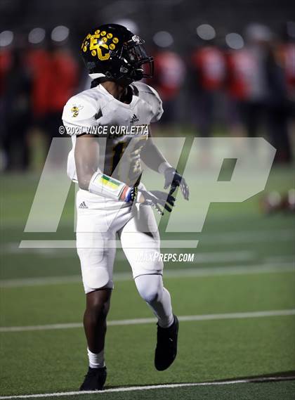 Thumbnail 1 in East Central vs. Lake Travis (UIL 6A Area Playoff) photogallery.