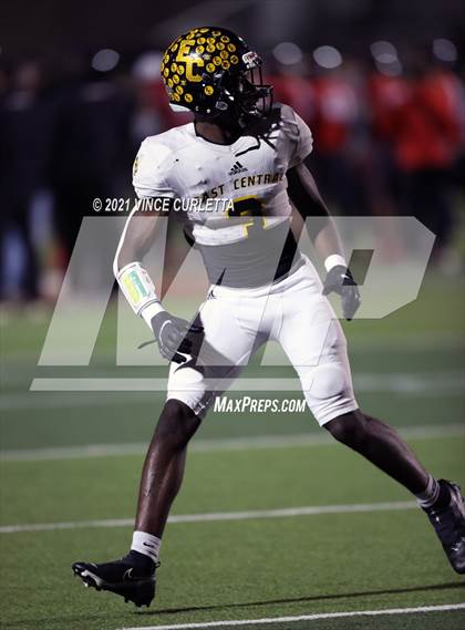 Thumbnail 2 in East Central vs. Lake Travis (UIL 6A Area Playoff) photogallery.