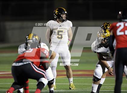 Thumbnail 3 in East Central vs. Lake Travis (UIL 6A Area Playoff) photogallery.