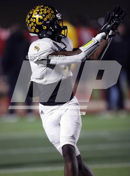 Thumbnail 3 in East Central vs. Lake Travis (UIL 6A Area Playoff) photogallery.