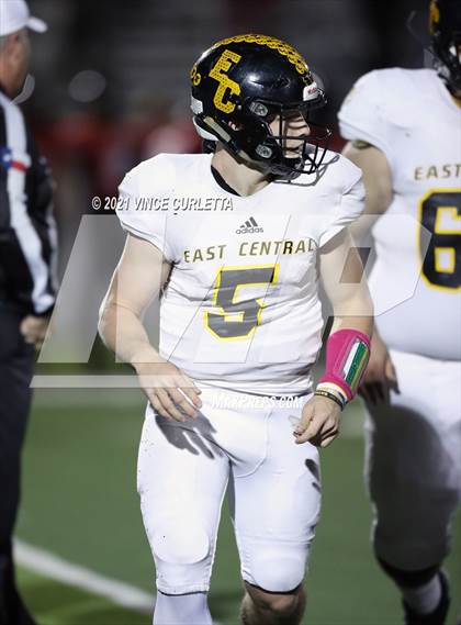 Thumbnail 2 in East Central vs. Lake Travis (UIL 6A Area Playoff) photogallery.