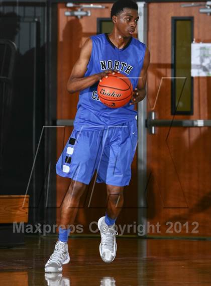 Thumbnail 2 in North Crowley vs. Duncanville (McDonald's Texas Invitational) photogallery.