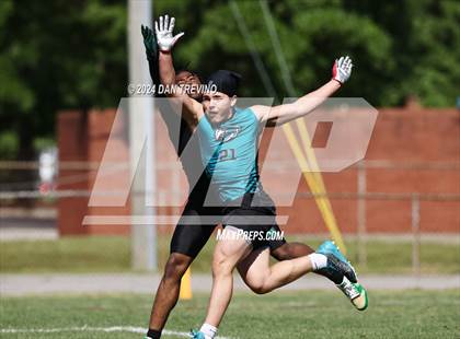Thumbnail 1 in Huguenot v Hickory (Phillip Sims 7v7 Invitational) photogallery.
