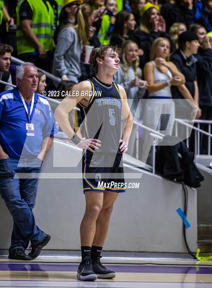 Thumbnail 2 in Timpview vs. Orem (UHSAA 5A Semifinal) photogallery.