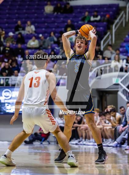 Thumbnail 1 in Timpview vs. Orem (UHSAA 5A Semifinal) photogallery.