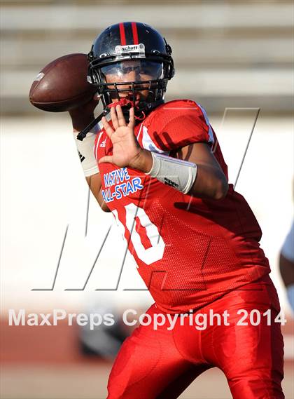 Thumbnail 2 in Native All-Star Football Classic (Red Hawks vs. Blue Eagles) photogallery.