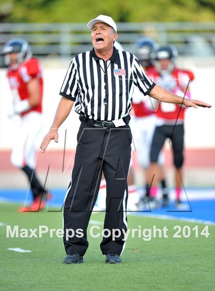 Thumbnail 2 in Native All-Star Football Classic (Red Hawks vs. Blue Eagles) photogallery.