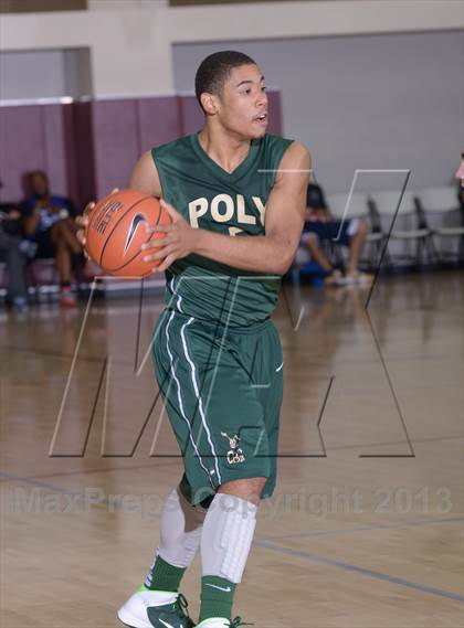 Thumbnail 3 in American Fork vs. Long Beach Poly (MaxPreps Holiday Classic) photogallery.