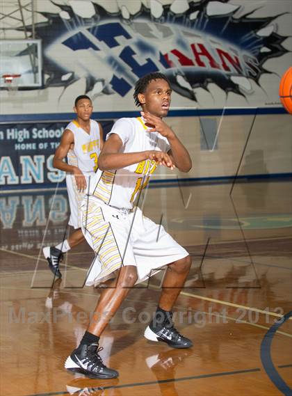 Thumbnail 3 in Fort Bend Marshall vs. Berkner (McDonald's Texas Invitational) photogallery.
