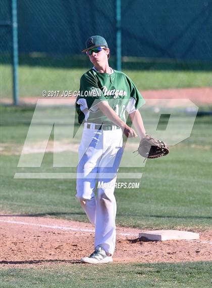 Thumbnail 2 in Reagan [Ronald] vs MacArthur [Douglas] photogallery.