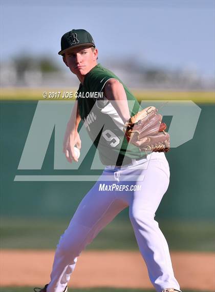 Thumbnail 3 in Reagan [Ronald] vs MacArthur [Douglas] photogallery.