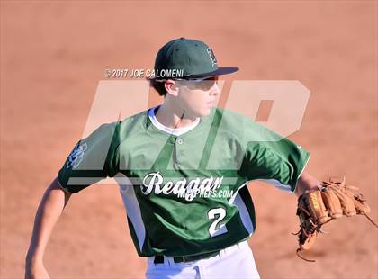 Thumbnail 1 in Reagan [Ronald] vs MacArthur [Douglas] photogallery.