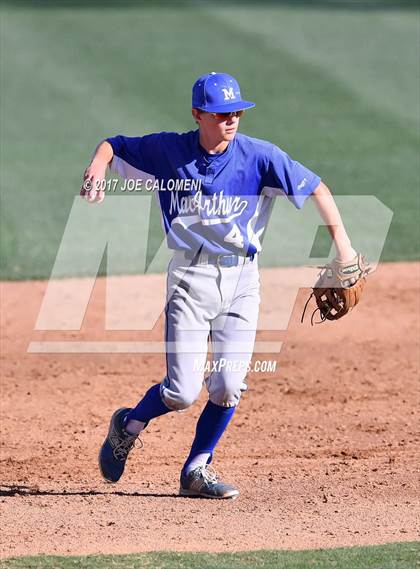 Thumbnail 1 in Reagan [Ronald] vs MacArthur [Douglas] photogallery.