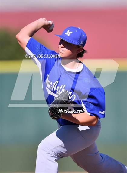 Thumbnail 1 in Reagan [Ronald] vs MacArthur [Douglas] photogallery.