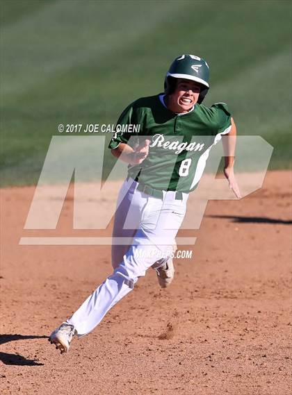 Thumbnail 3 in Reagan [Ronald] vs MacArthur [Douglas] photogallery.