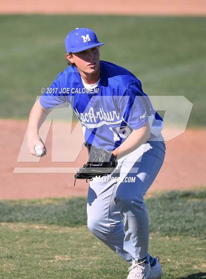 Thumbnail 2 in Reagan [Ronald] vs MacArthur [Douglas] photogallery.