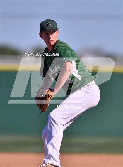 Thumbnail 2 in Reagan [Ronald] vs MacArthur [Douglas] photogallery.