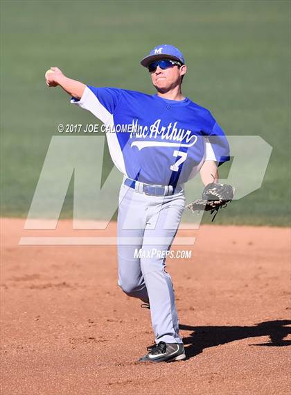 Thumbnail 1 in Reagan [Ronald] vs MacArthur [Douglas] photogallery.