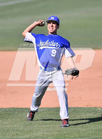 Thumbnail 2 in JV: Reagan [Ronald] vs MacArthur [Douglas] photogallery.