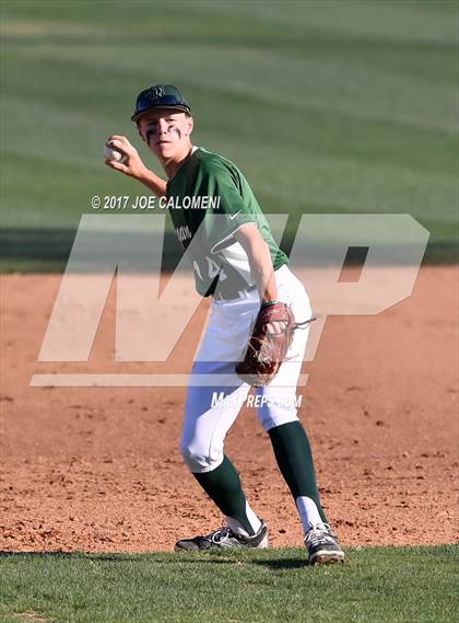Thumbnail 3 in Reagan [Ronald] vs MacArthur [Douglas] photogallery.