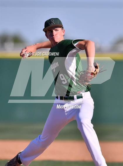 Thumbnail 1 in Reagan [Ronald] vs MacArthur [Douglas] photogallery.