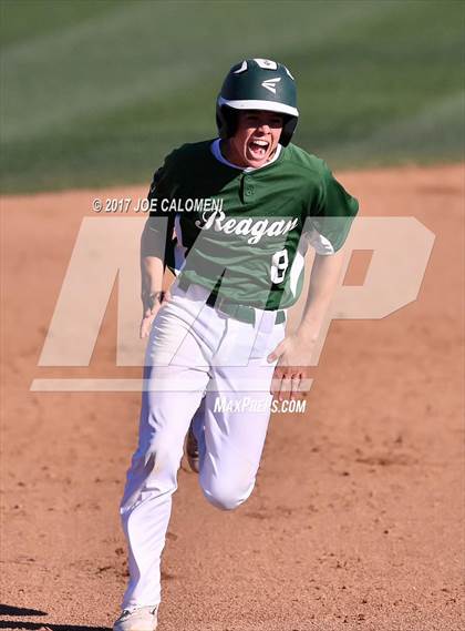 Thumbnail 2 in JV: Reagan [Ronald] vs MacArthur [Douglas] photogallery.