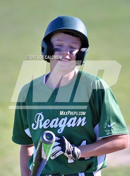 Thumbnail 1 in Reagan [Ronald] vs MacArthur [Douglas] photogallery.