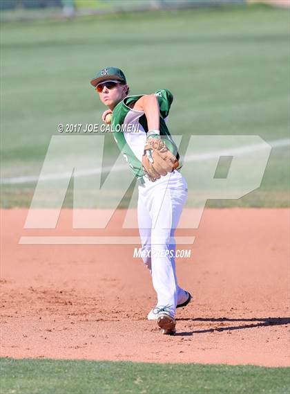 Thumbnail 3 in Reagan [Ronald] vs MacArthur [Douglas] photogallery.