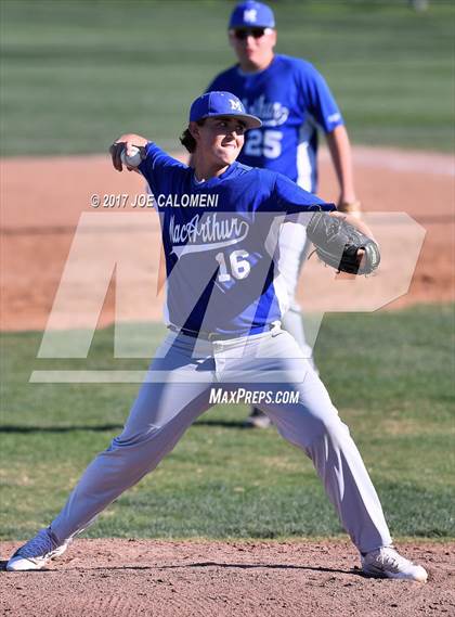 Thumbnail 3 in Reagan [Ronald] vs MacArthur [Douglas] photogallery.