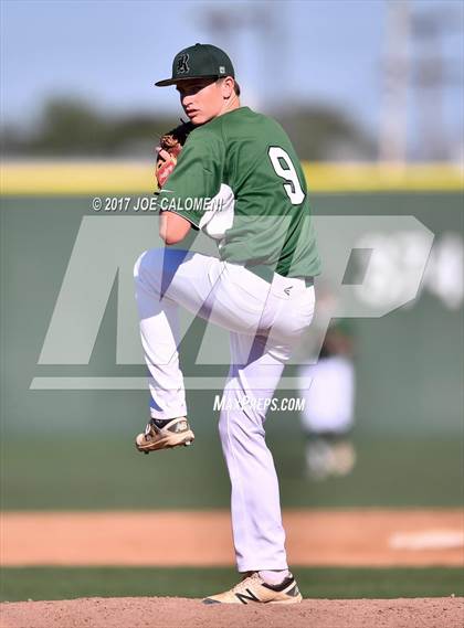 Thumbnail 3 in Reagan [Ronald] vs MacArthur [Douglas] photogallery.