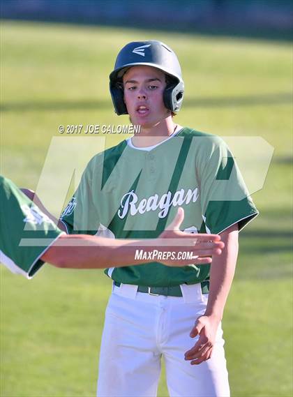 Thumbnail 1 in Reagan [Ronald] vs MacArthur [Douglas] photogallery.
