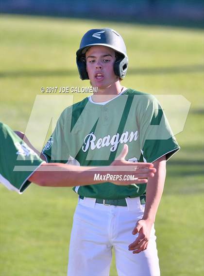 Thumbnail 1 in JV: Reagan [Ronald] vs MacArthur [Douglas] photogallery.