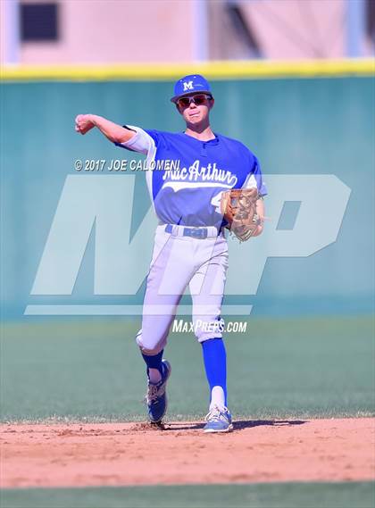 Thumbnail 2 in Reagan [Ronald] vs MacArthur [Douglas] photogallery.