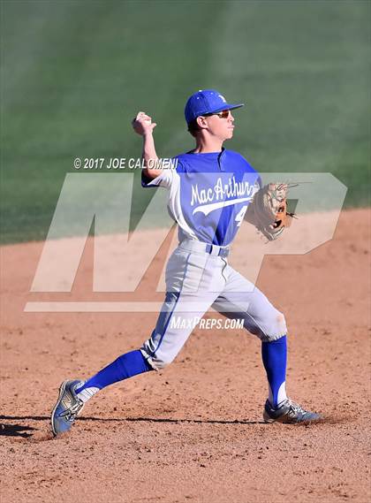 Thumbnail 1 in Reagan [Ronald] vs MacArthur [Douglas] photogallery.