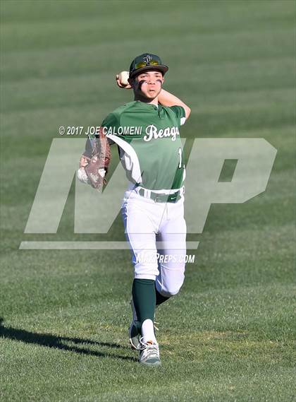 Thumbnail 1 in JV: Reagan [Ronald] vs MacArthur [Douglas] photogallery.