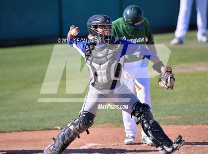 Thumbnail 1 in Reagan [Ronald] vs MacArthur [Douglas] photogallery.