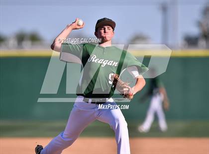 Thumbnail 3 in JV: Reagan [Ronald] vs MacArthur [Douglas] photogallery.