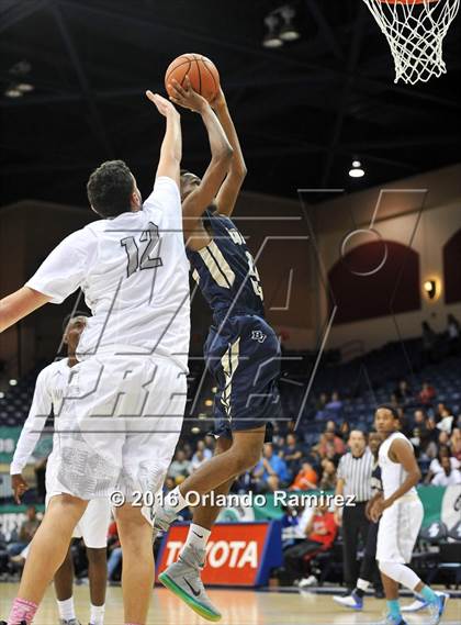Thumbnail 3 in Madison vs Bonita Vista (CIF SDS D3 Final) photogallery.