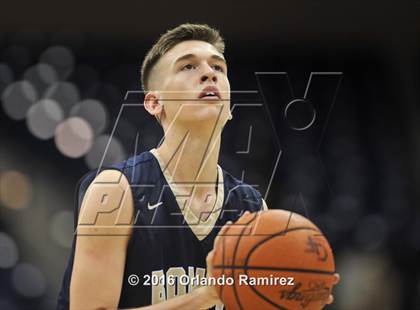 Thumbnail 2 in Madison vs Bonita Vista (CIF SDS D3 Final) photogallery.