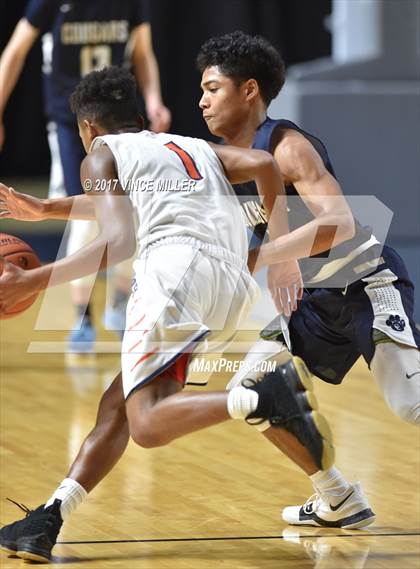 Thumbnail 1 in Cascade Christian vs. Decatur photogallery.