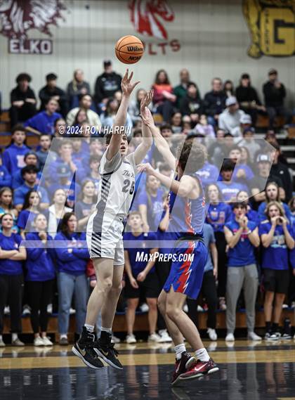 Thumbnail 3 in Damonte Ranch vs. Reno photogallery.