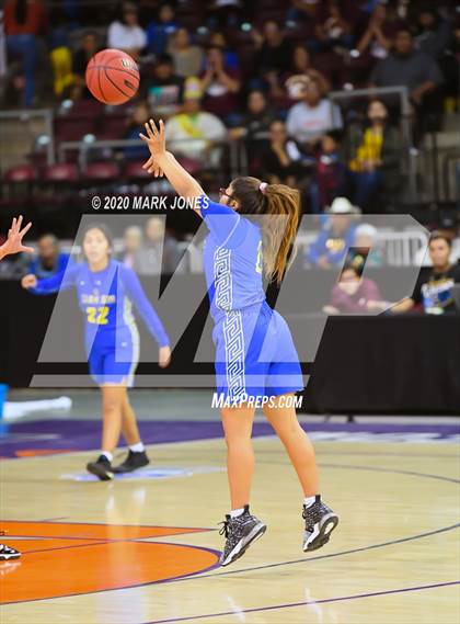 Thumbnail 1 in Baboquivari vs. Rock Point (AIA 1A Final) photogallery.