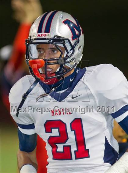 Thumbnail 1 in Manvel vs. Dayton (4A Region III Division II  Regional) photogallery.