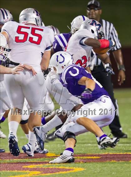 Thumbnail 2 in Manvel vs. Dayton (4A Region III Division II  Regional) photogallery.