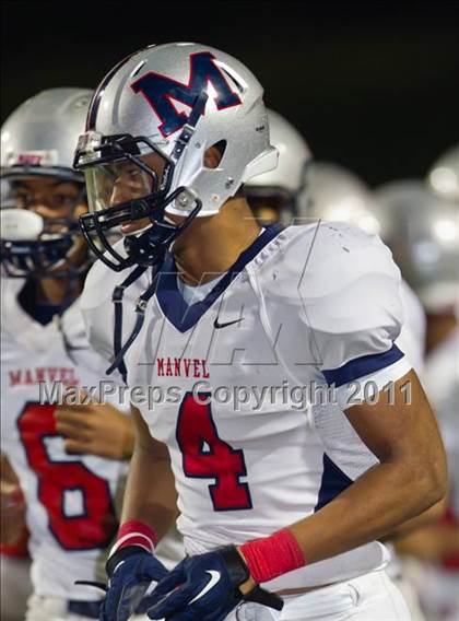 Thumbnail 3 in Manvel vs. Dayton (4A Region III Division II  Regional) photogallery.